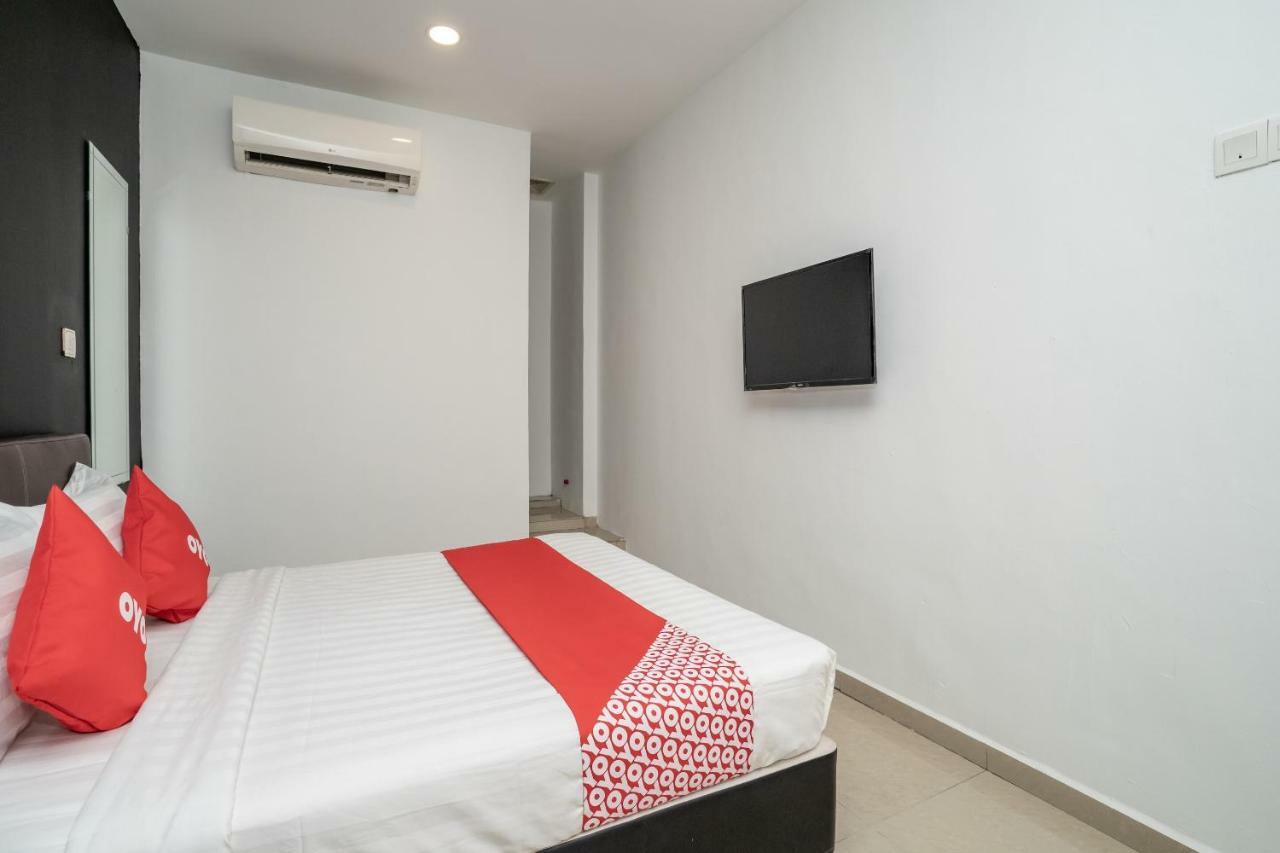 Oyo 1167 Rest And Go Hotel Klang Exterior foto