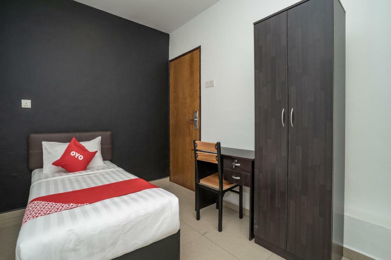 Oyo 1167 Rest And Go Hotel Klang Exterior foto