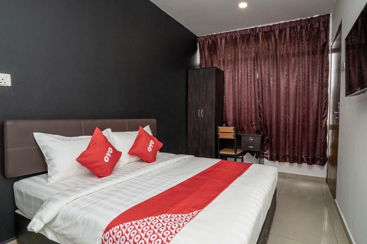 Oyo 1167 Rest And Go Hotel Klang Exterior foto