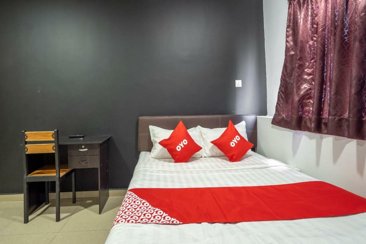 Oyo 1167 Rest And Go Hotel Klang Exterior foto