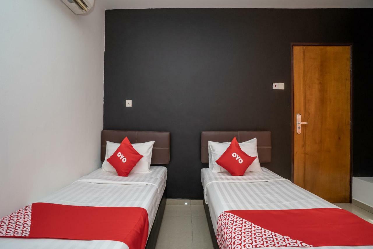 Oyo 1167 Rest And Go Hotel Klang Exterior foto