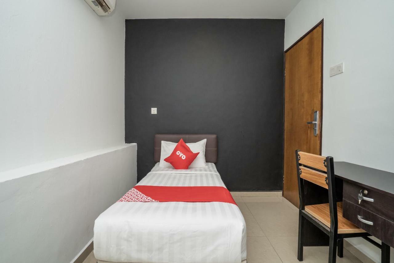 Oyo 1167 Rest And Go Hotel Klang Exterior foto